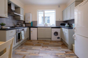 Luxury Living, Stylish Modern Apartment in the Heart of Ryde